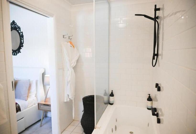 סוויטה, Deck Quarters   Mansfield, Vic