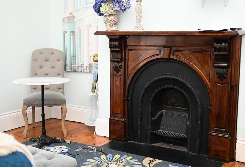 סוויטת 2 חדרי שינה, Deck Quarters   Mansfield, Vic