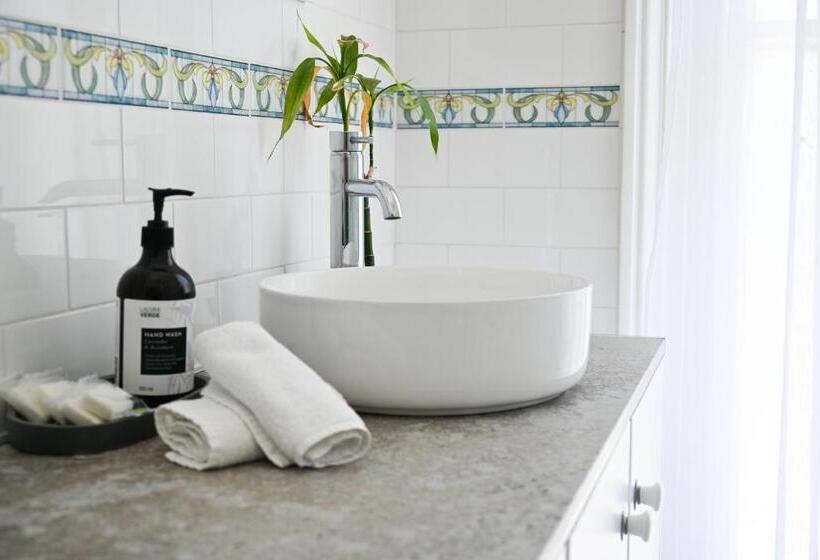 סוויטת 2 חדרי שינה, Deck Quarters   Mansfield, Vic