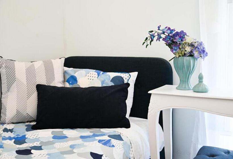 סוויטת 2 חדרי שינה, Deck Quarters   Mansfield, Vic