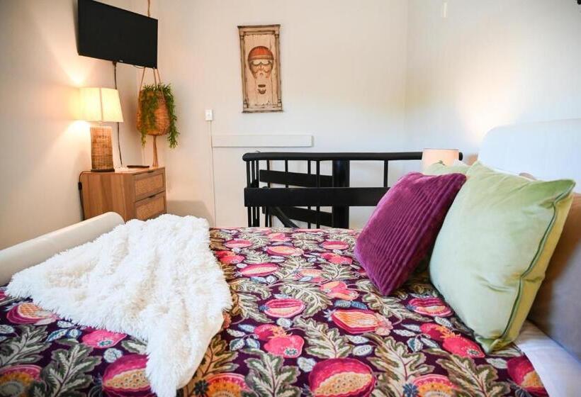 סוויטה, Deck Quarters   Mansfield, Vic