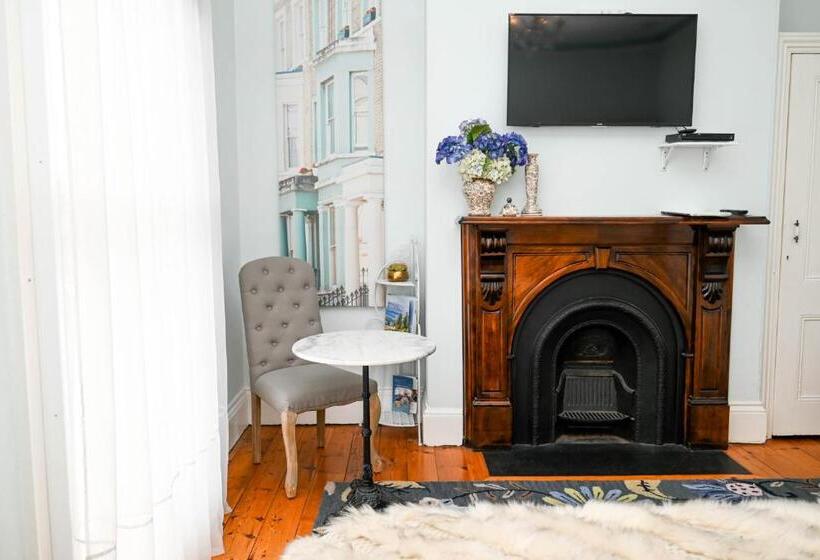 סוויטת 2 חדרי שינה, Deck Quarters   Mansfield, Vic