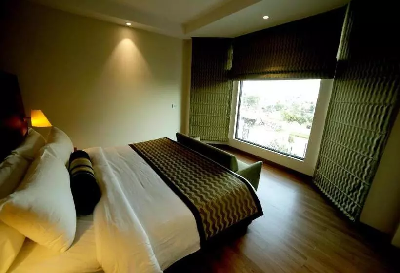 プレミアムルーム, The Lalit Traveller Jaipur