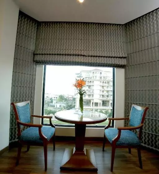スイート, The Lalit Traveller Jaipur