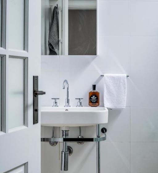 سوییت, Bondi Beach House