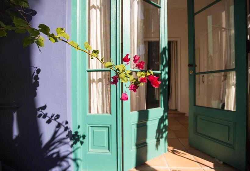 سوییت, Bondi Beach House