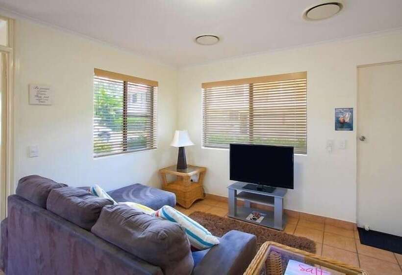 דירת שני חדרים, Cayman Quays