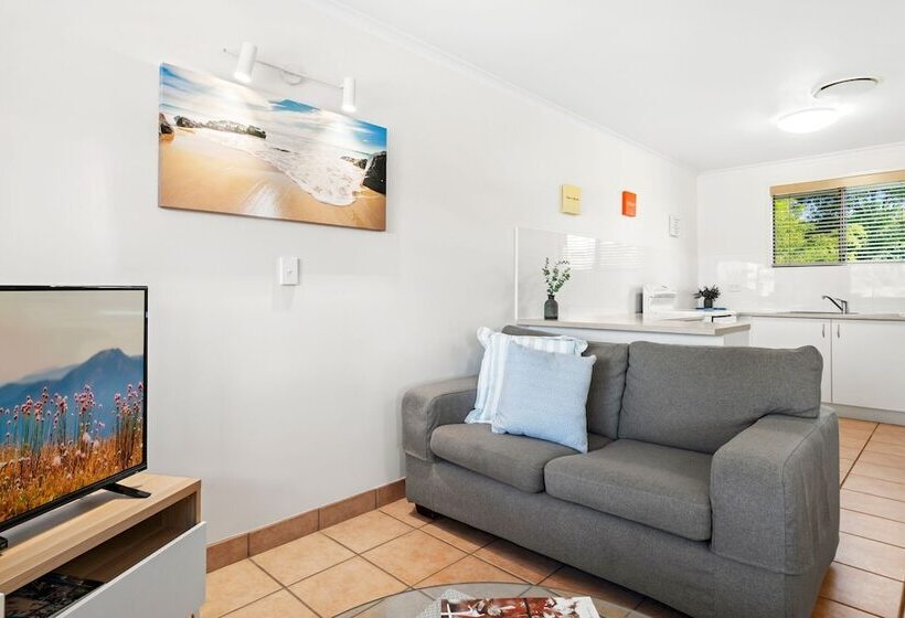 דירת שני חדרים, Cayman Quays