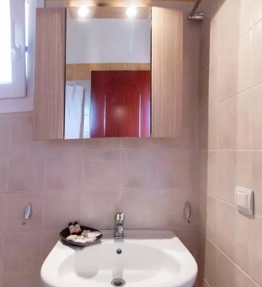 Habitació Triple Estàndard, Evripidis