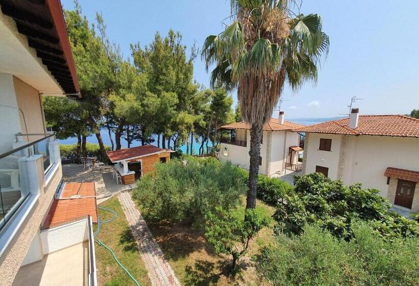 חדר סופריור, Evripidis