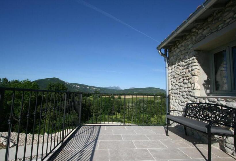 جناح, Château Les Oliviers De Salettes