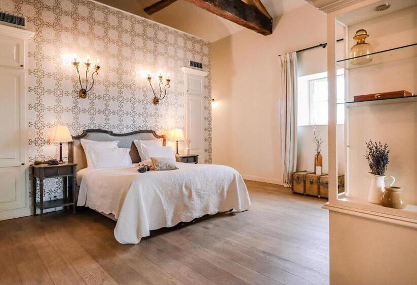 جناح برستيج, Château Les Oliviers De Salettes