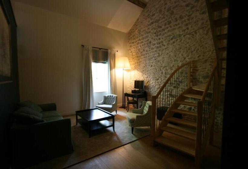 جناح, Château Les Oliviers De Salettes