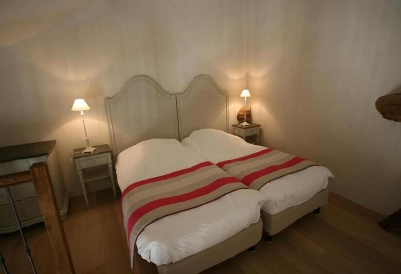 جناح, Château Les Oliviers De Salettes