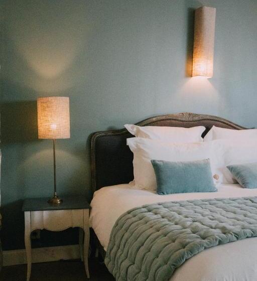 جناح, Château Les Oliviers De Salettes