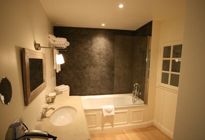 جناح, Château Les Oliviers De Salettes