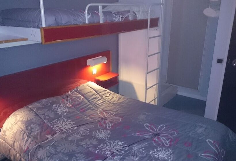 Номер Стандарт Трехместный, Du Triangle