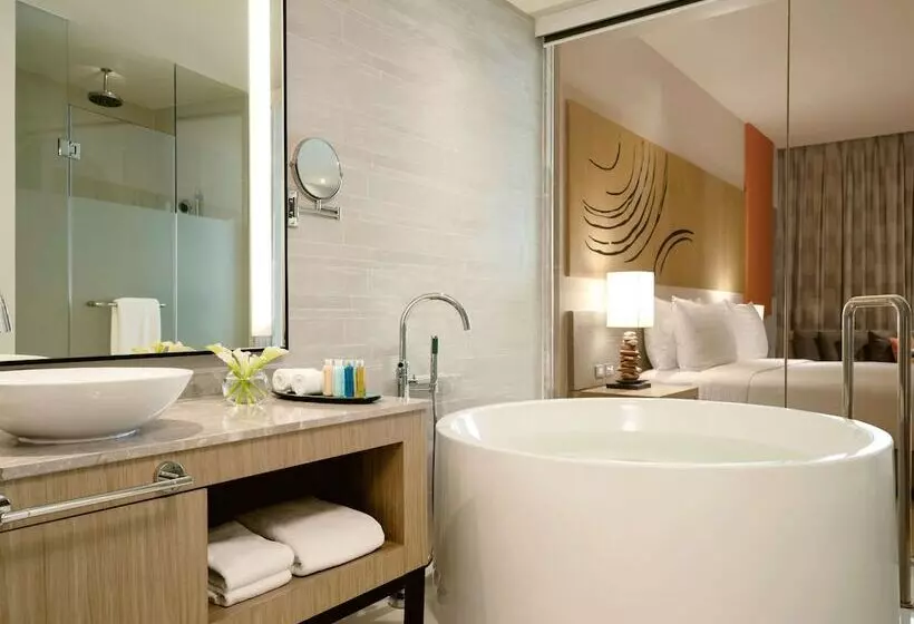オーシャンビュージュニアスイート, Mövenpick Siam Hotel Na Jomtien Pattaya