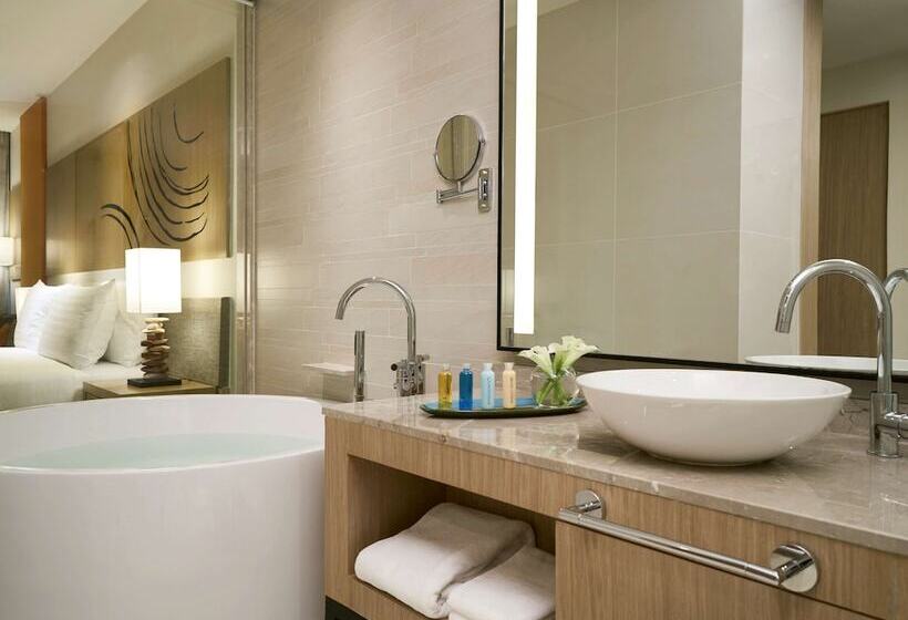 Habitación Premium Vista al Mar., Mövenpick Siam Hotel Na Jomtien Pattaya