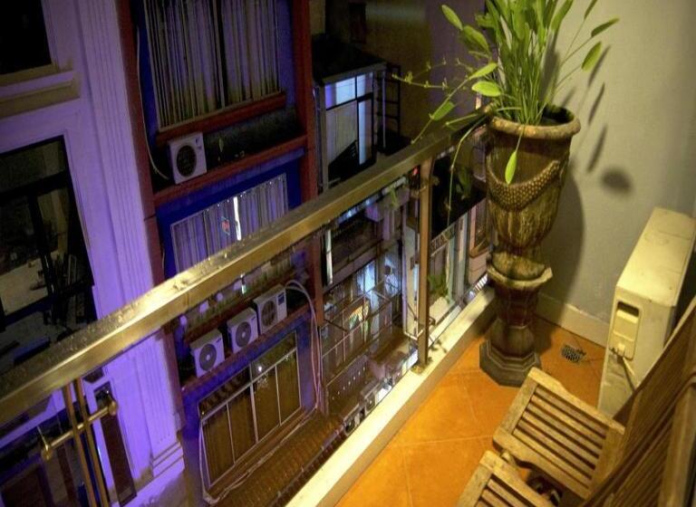 اتاق خانوادگی, Sai Gon Amigo