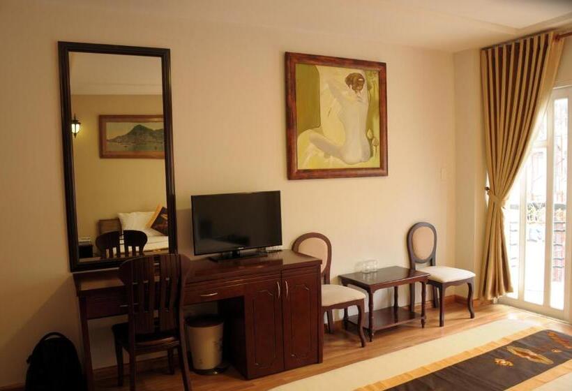 اتاق لوکس با بالکن, Sai Gon Amigo