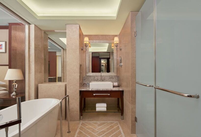 Номер Клуб, Sheraton Nanchang