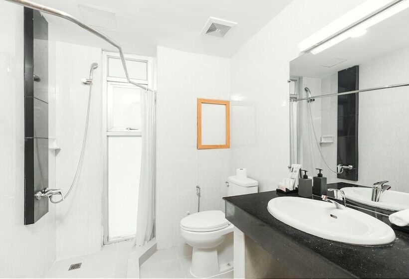 اتاق سوپریور, The Hub