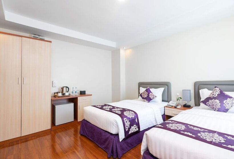 اتاق سوپریور, The Hub