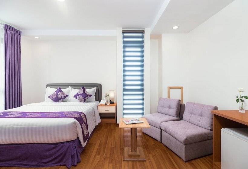 اتاق لوکس, The Hub