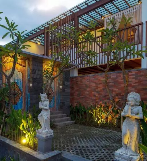 سوئیت 2 خوابه, The Royal Purnama   Adults Only