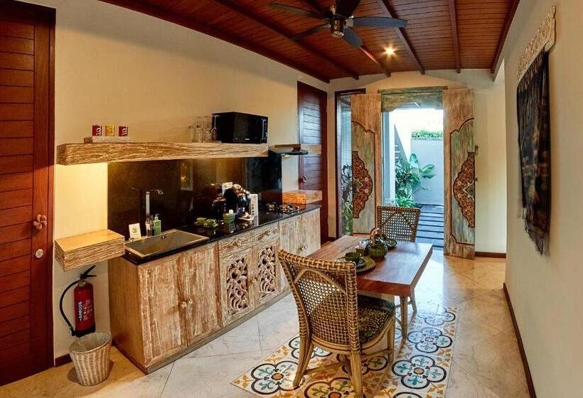 جناح مزود بحمام سباحة, The Royal Purnama   Adults Only