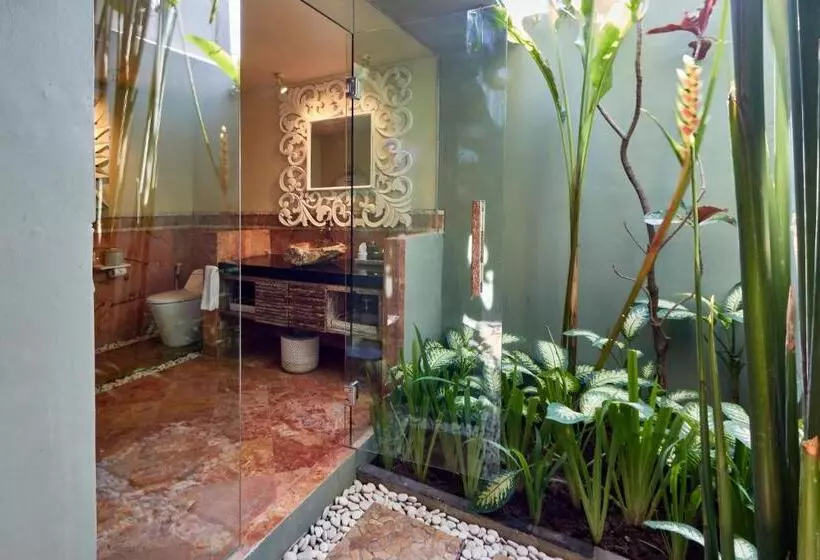 ویلای 4 خوابه, The Royal Purnama   Adults Only