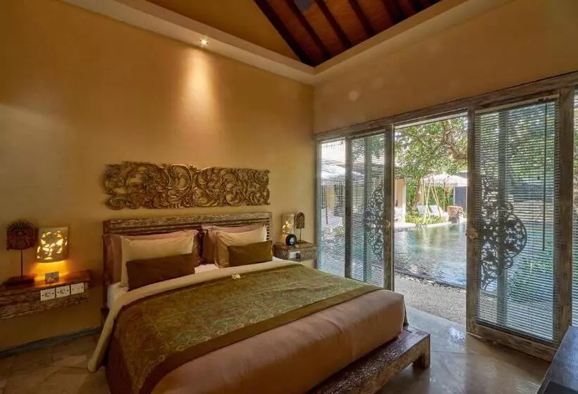 ویلای 4 خوابه, The Royal Purnama   Adults Only