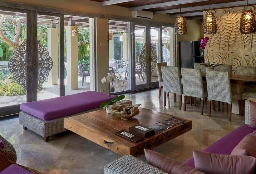 ویلای 4 خوابه, The Royal Purnama   Adults Only