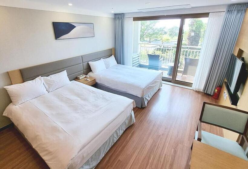 Quarto Deluxe, Jeju Marevo Resort