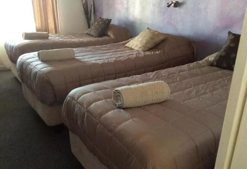 スタンダードトリプルルーム, Kingaroy Country Motel