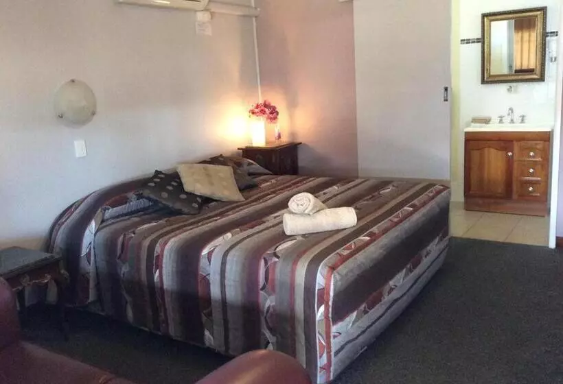 キングサイズベッドのスイートルーム, Kingaroy Country Motel