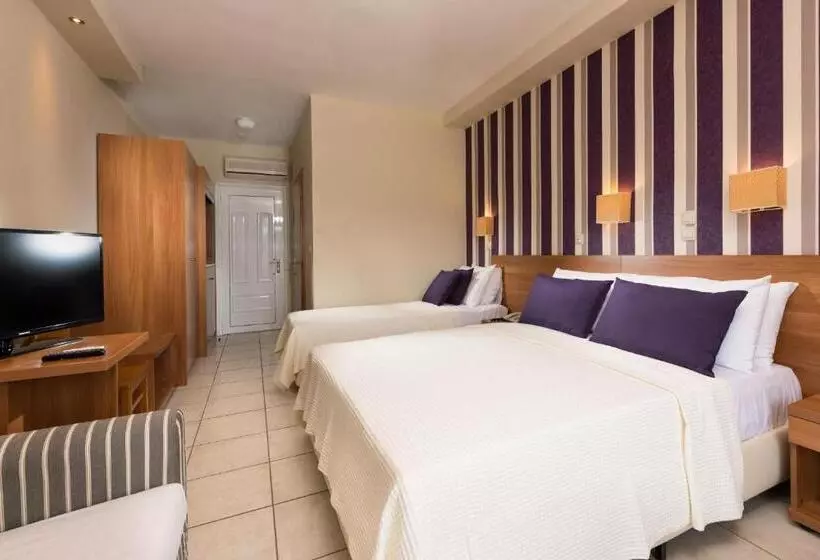 اتاق استاندارد سه نفره, Louloudis Boutique