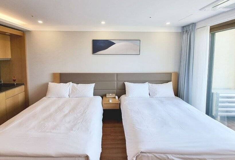 Quarto Deluxe, Jeju Marevo Resort