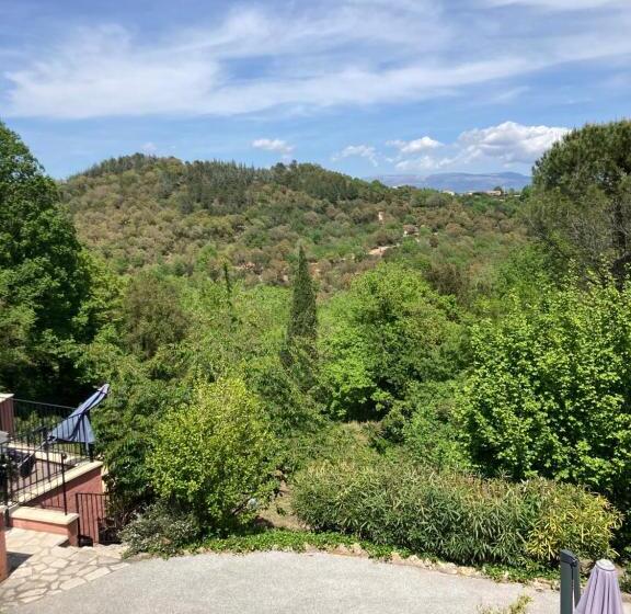 Номер Стандарт, Le Mas De La Verrerie