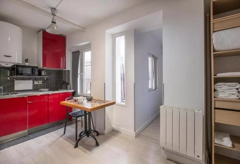 آپارتمان 1 خوابه, Residence Clignancourt