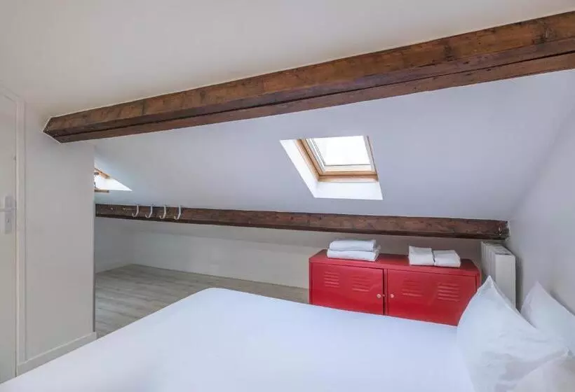 استودیوی استاندارد, Residence Clignancourt