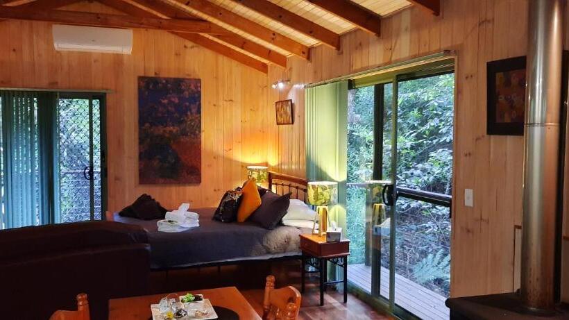 带花园景观的标准工作室, Treetops Montville