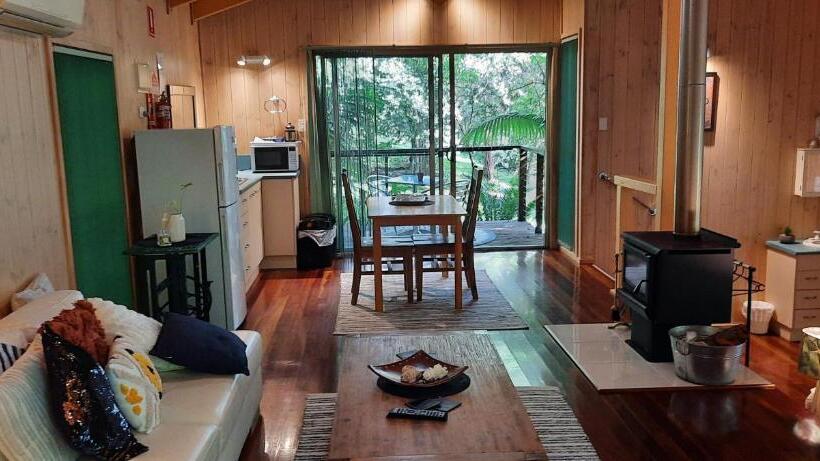 豪华洋房, Treetops Montville