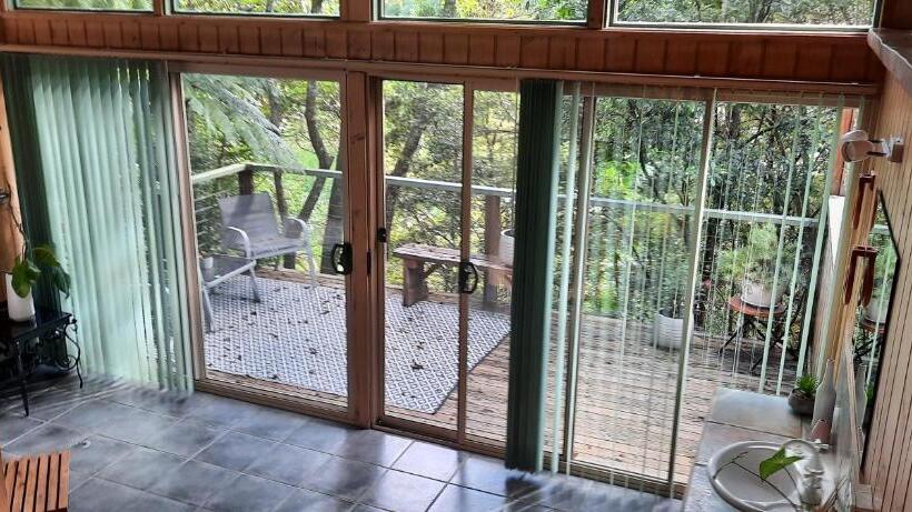 小室, Treetops Montville