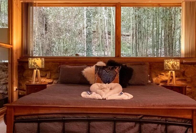 标准平房, Treetops Montville