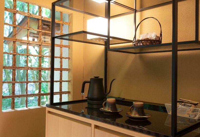 Семейный Номер, Tsukihitei