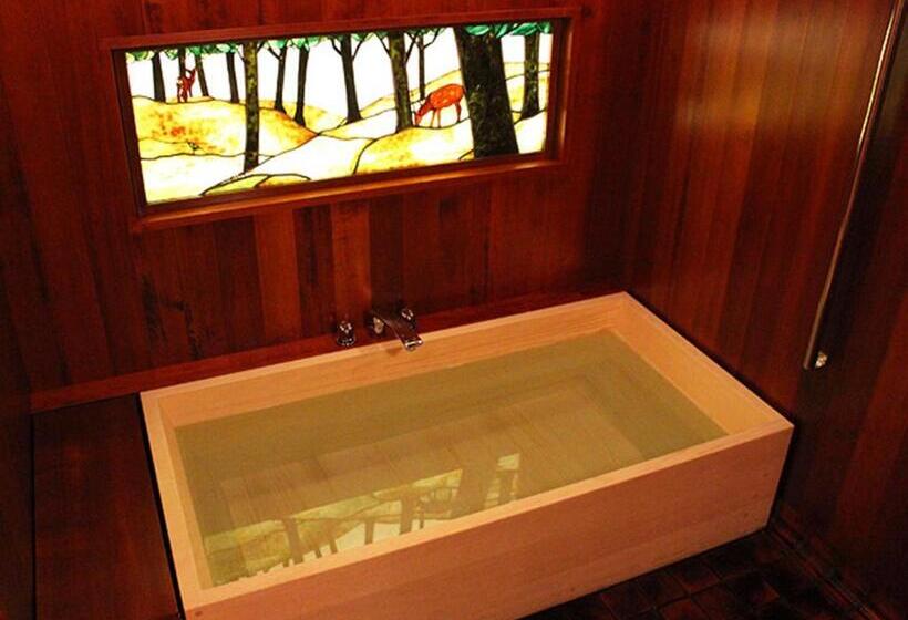 Семейный Номер, Tsukihitei