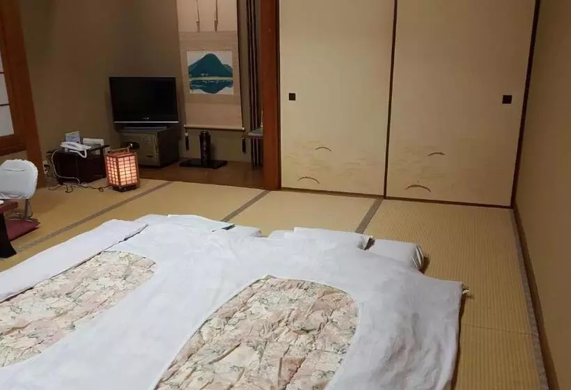 バス共有のスタンダードルーム, Tsukimotoya Ryokan