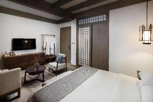 اتاق استاندارد با بالکن, Blossom Hill Yuejingzhuang